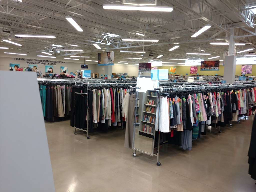 Goodwill Store & Donation Center | 1543 Mesa Ln, Aurora, IL 60502, USA | Phone: (630) 631-5818