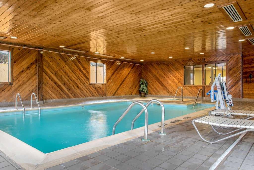 Quality Inn | 1100 W Rappel Ave Drive, Bloomington, IN 47404, USA | Phone: (812) 558-2289