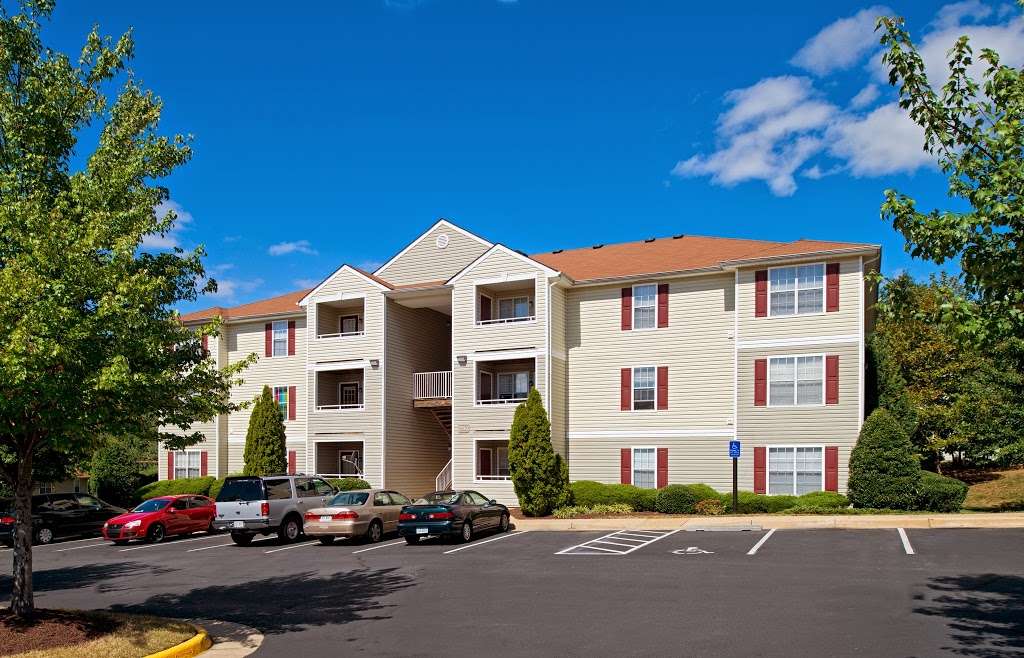 Woodburn Apartments | 11200 Golden Leaf Cir, Manassas, VA 20109, USA | Phone: (703) 361-7049
