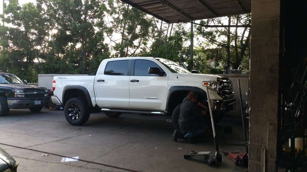 Salinas Tires And Auto Service | 10821 Whittier Blvd, Whittier, CA 90606, USA | Phone: (562) 692-0091