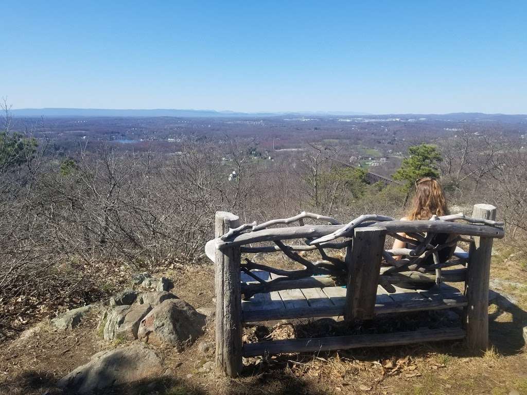 Lookout Bench | New Windsor, NY 12553