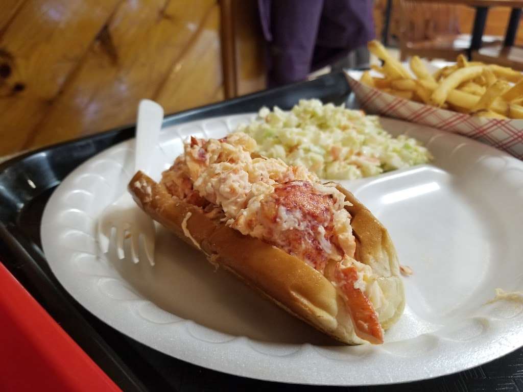 Lobster Claw Seafoods | 3 Main St, North Reading, MA 01864, USA | Phone: (978) 664-6349