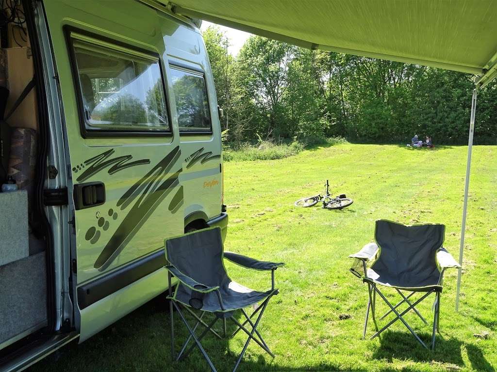 Motorholmbury Motorhome Hire Gatwick | Little Gidding, Chapel Rd, Smallfield, Horley RH6 9NW, UK | Phone: 07774 239328