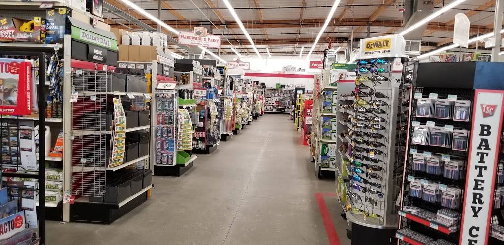 Tractor Supply Co. | 2195 Hamner Ave, Norco, CA 92860, USA | Phone: (951) 735-2216