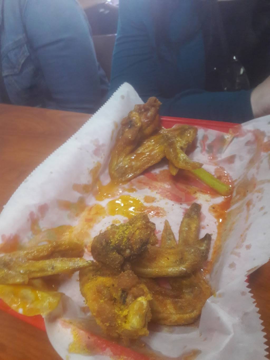 Hot Wings Express | 1373 Thomas St, Memphis, TN 38107, USA | Phone: (901) 544-1900