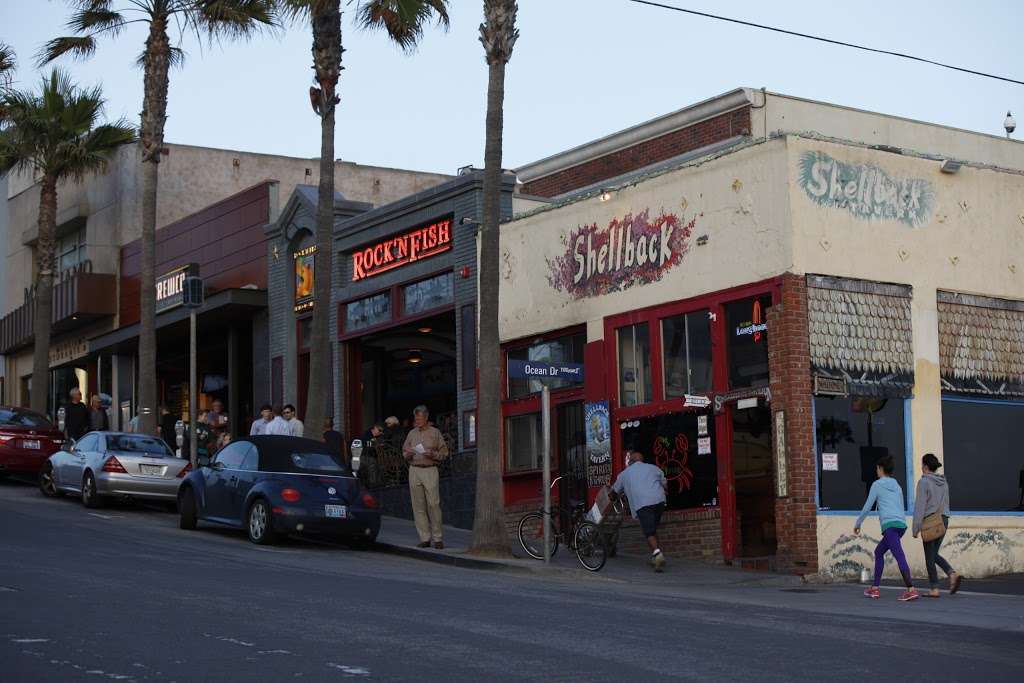 Shellback Tavern 116 Manhattan Beach Blvd, Manhattan Beach, CA 90266