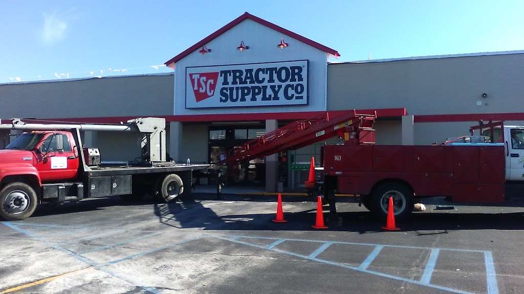 Tractor Supply Co. | 1722 E Ohio St Ste A, Clinton, MO 64735, USA | Phone: (660) 885-2545