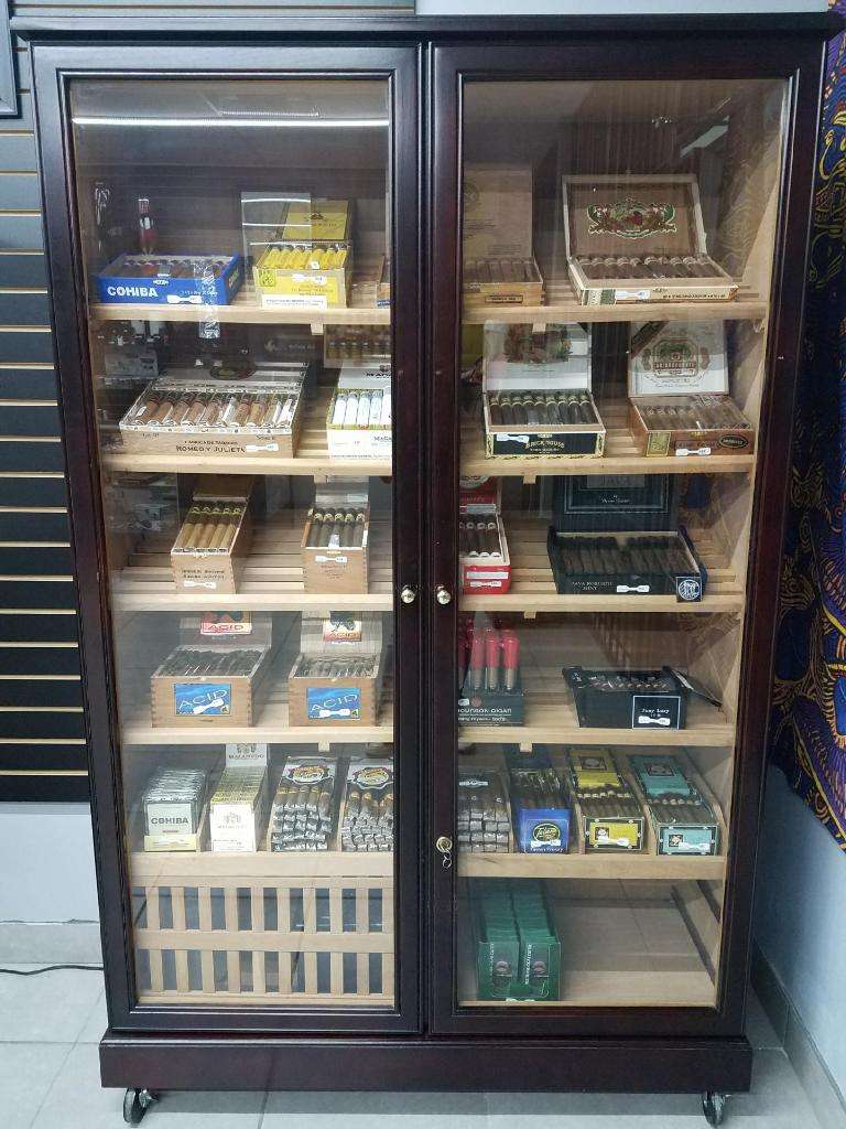 Lake Conroe Smoke & Vaporizer Shop | 5490 W Davis St #500, Conroe, TX 77304, USA | Phone: (936) 521-5929