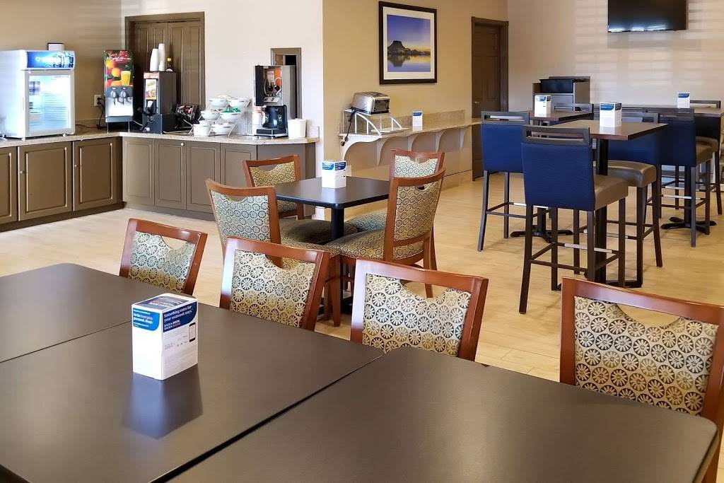 Comfort Inn & Suites Tempe Phoenix Sky Harbor Airport | 808 N Scottsdale Rd, Tempe, AZ 85281, USA | Phone: (480) 858-9898