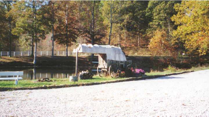 Fondulac Farm Cabin Rentals | 2477 Lanam Ridge Rd, Nashville, IN 47448, USA | Phone: (812) 988-4796