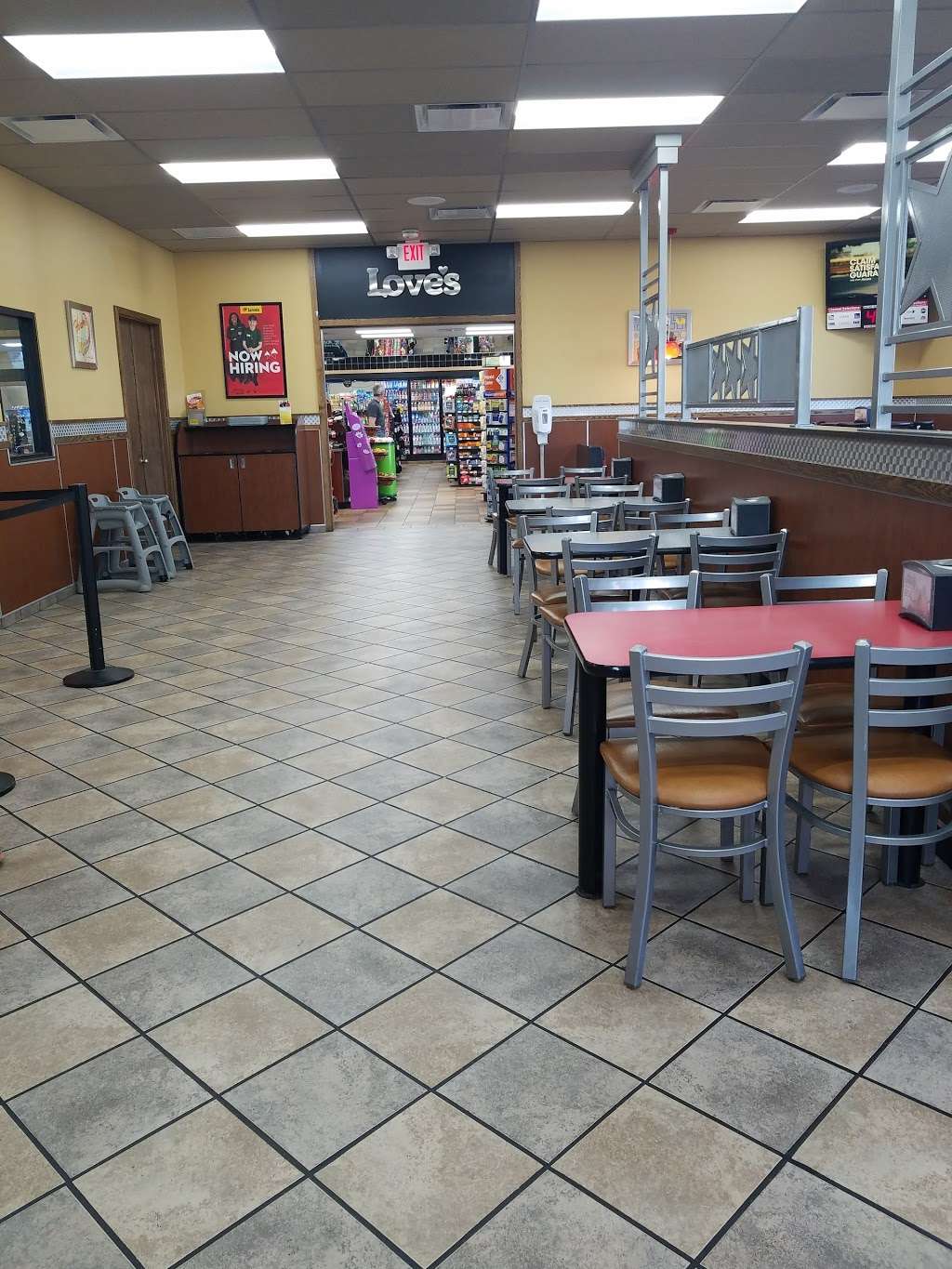 Hardees | 203 E 27th St, Ottawa, KS 66067, USA | Phone: (785) 242-2117