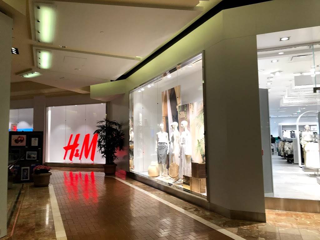 H&M | 3333 Bear St, Costa Mesa, CA 92626, USA | Phone: (855) 466-7467