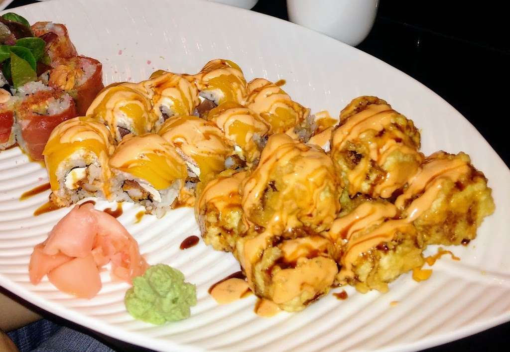 Akina Sushi & Asian Food Bistro | 4300 S Hwy 27 #101, Clermont, FL 34711, USA | Phone: (352) 243-8988