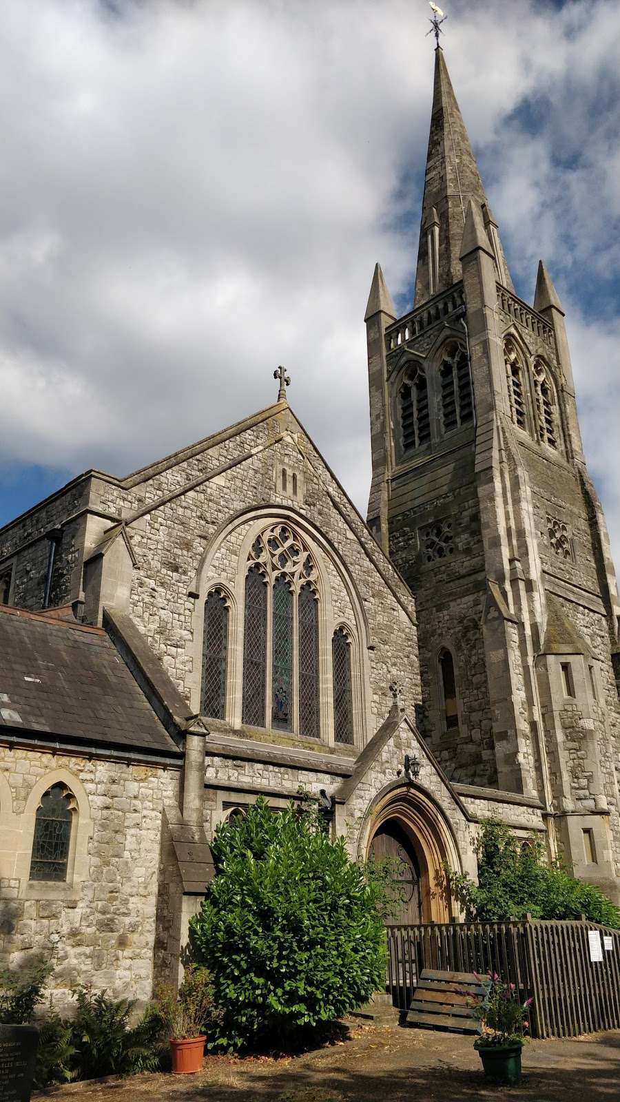 St Johns C Of E Church | High Rd, Buckhurst Hill IG9 5RX, UK | Phone: 020 8506 2150