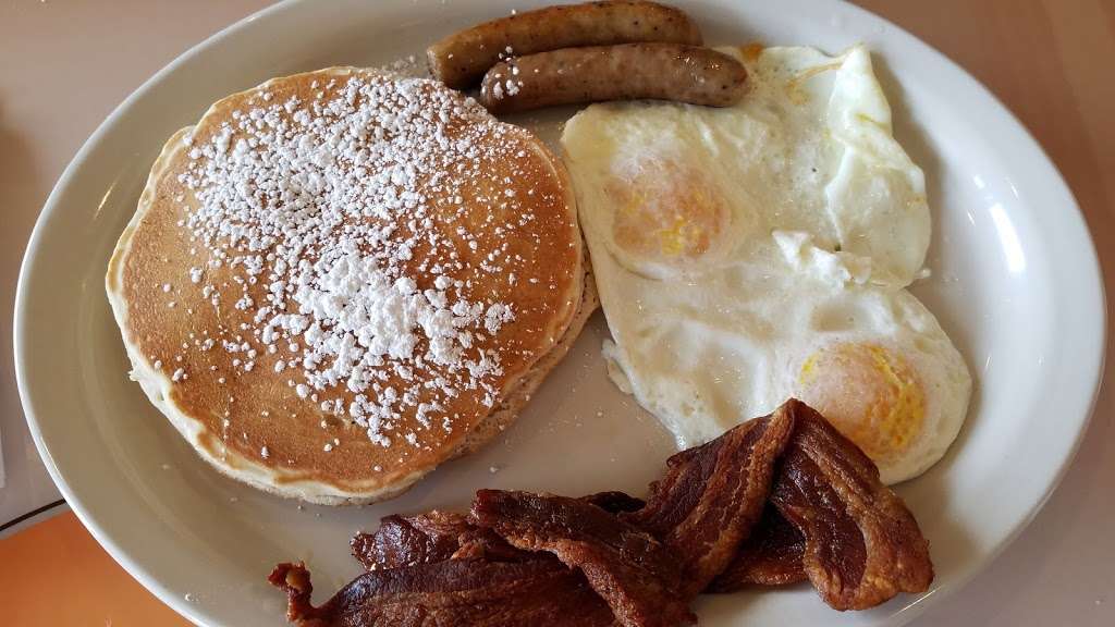 Lincoln Square Pancake House in Columbus | 2315 W Jonathan Moore Pike, Columbus, IN 47201 | Phone: (812) 657-7420