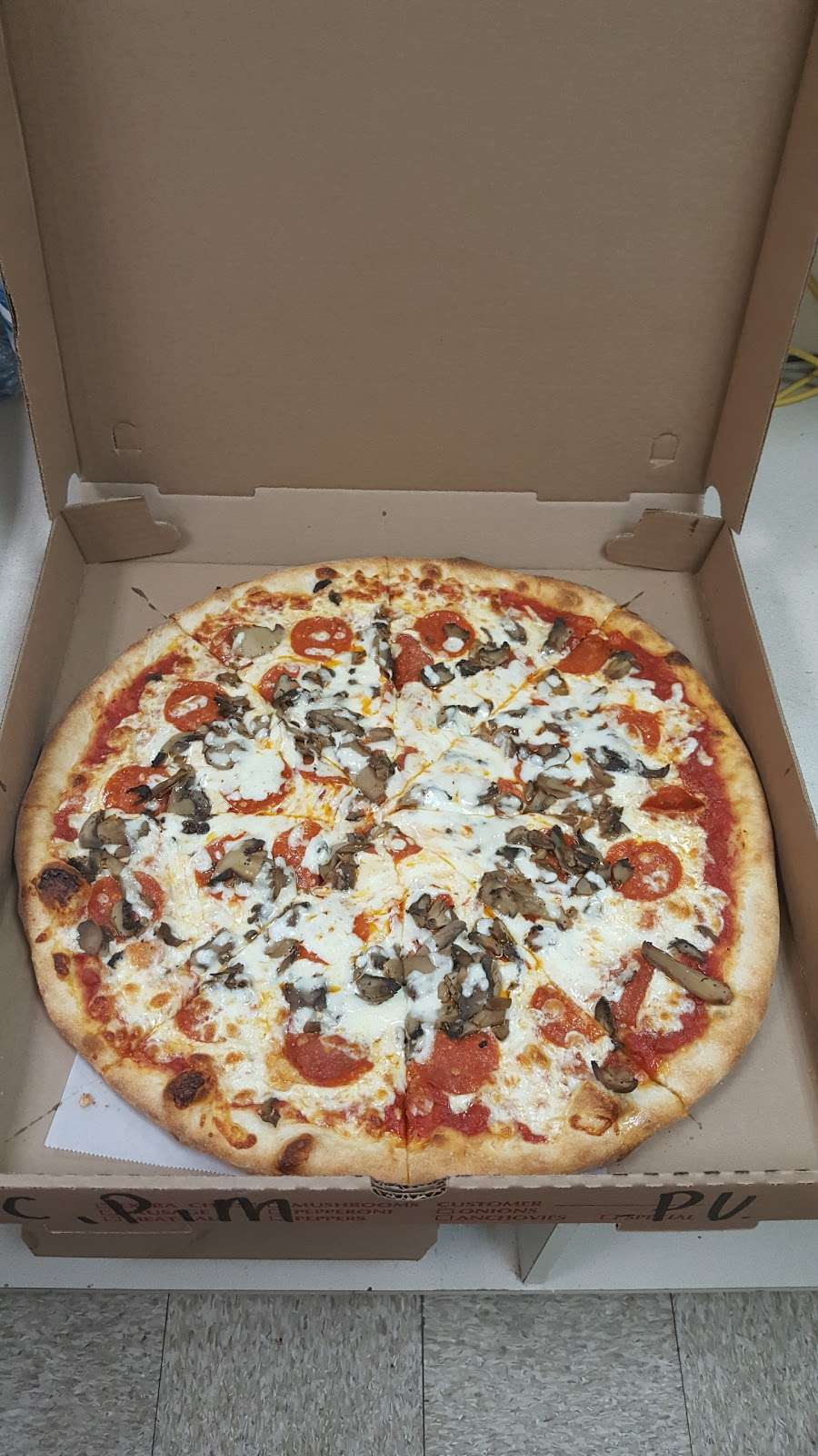 Rockys New York Pizza | 11351 Robinwood Dr, Hagerstown, MD 21742, USA | Phone: (301) 790-3852