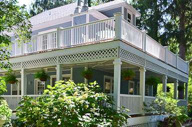 The Inn at Union Pier | 9708 Berrien St, Union Pier, MI 49129, USA | Phone: (269) 469-4700