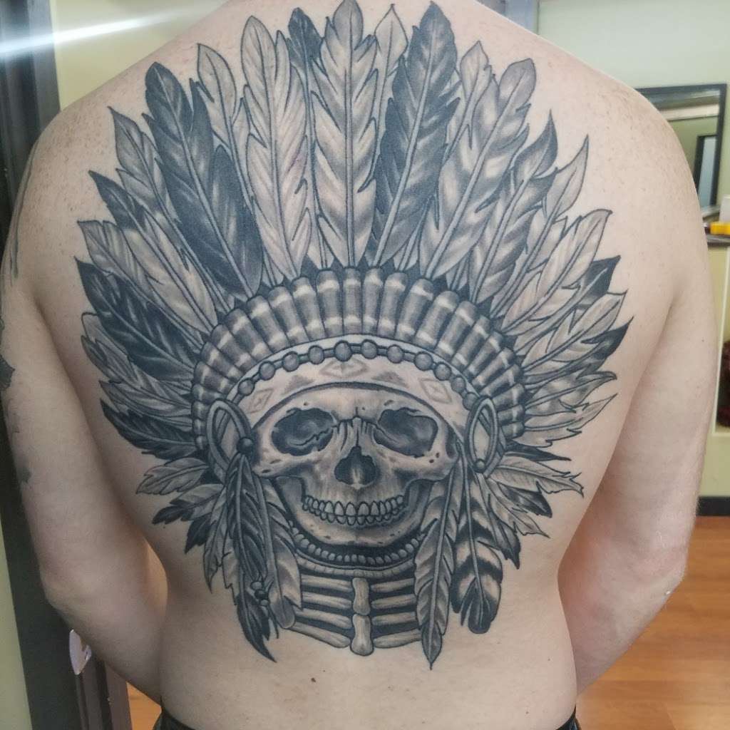 Kansas City Ink tattoos llc | 4025 N Oak Trafficway, Kansas City, MO 64116, USA | Phone: (816) 569-4465