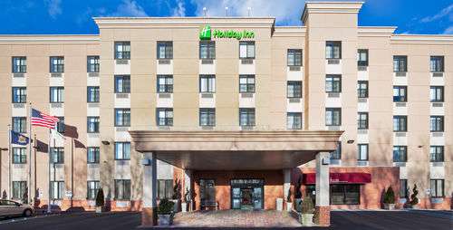 Holiday Inn Staten Island | 290 Wild Ave, Staten Island, NY 10314, USA | Phone: (718) 698-8811