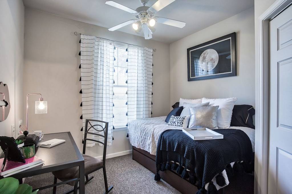 Maverick Place Apartments | 930 Benge Dr, Arlington, TX 76013, USA | Phone: (817) 983-7890