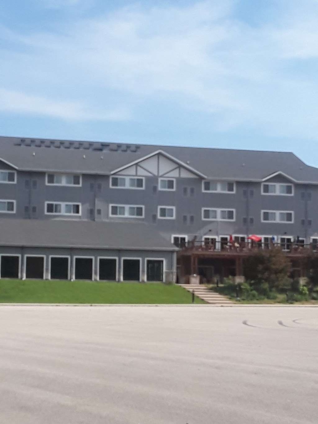 Timber Creek Inn & Suites | 3300 Drew St, Sandwich, IL 60548, USA | Phone: (630) 273-6000