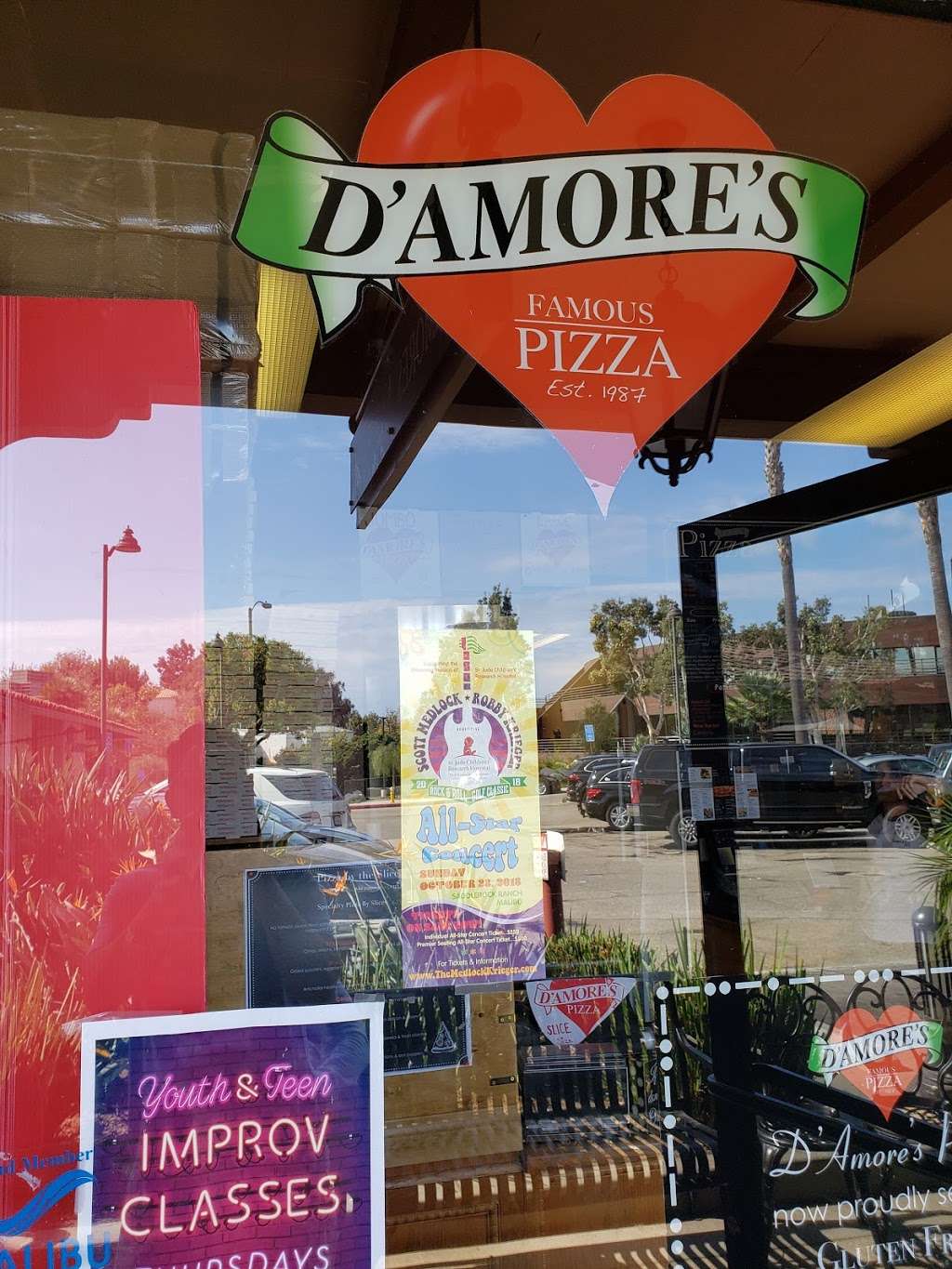 Damores Pizza | 29169 Heathercliff Rd #104, Malibu, CA 90265, USA | Phone: (310) 457-2838