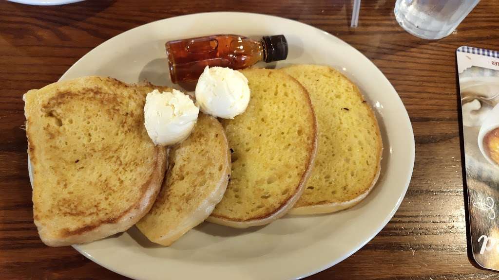 Cracker Barrel Old Country Store | 825 Marketplace Blvd, Hamilton Township, NJ 08691, USA | Phone: (609) 581-5462