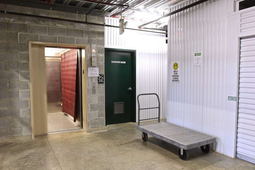 U-Stor-It Self Storage Streamwood | 145 W Irving Park Rd, Streamwood, IL 60107 | Phone: (630) 756-5694