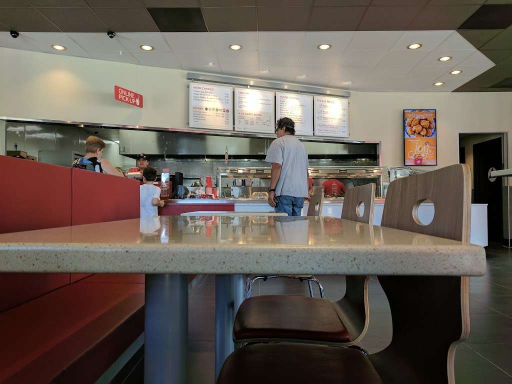 Panda Express | 700 Foothill Blvd, La Cañada Flintridge, CA 91011, USA | Phone: (818) 952-8882