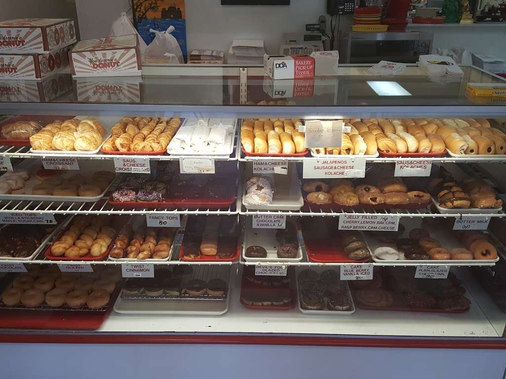 Donut Palace | 2021 Rayford Rd # 130, Spring, TX 77386, USA | Phone: (281) 363-9060