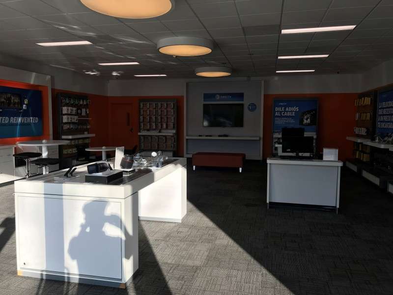 AT&T Store | 13679 Foothill Blvd b, Sylmar, CA 91342 | Phone: (818) 888-9560