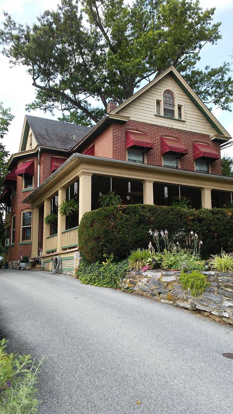 A New Beginning Bed & Breakfast | 1400 E King St, Lancaster, PA 17602, USA | Phone: (717) 393-5935