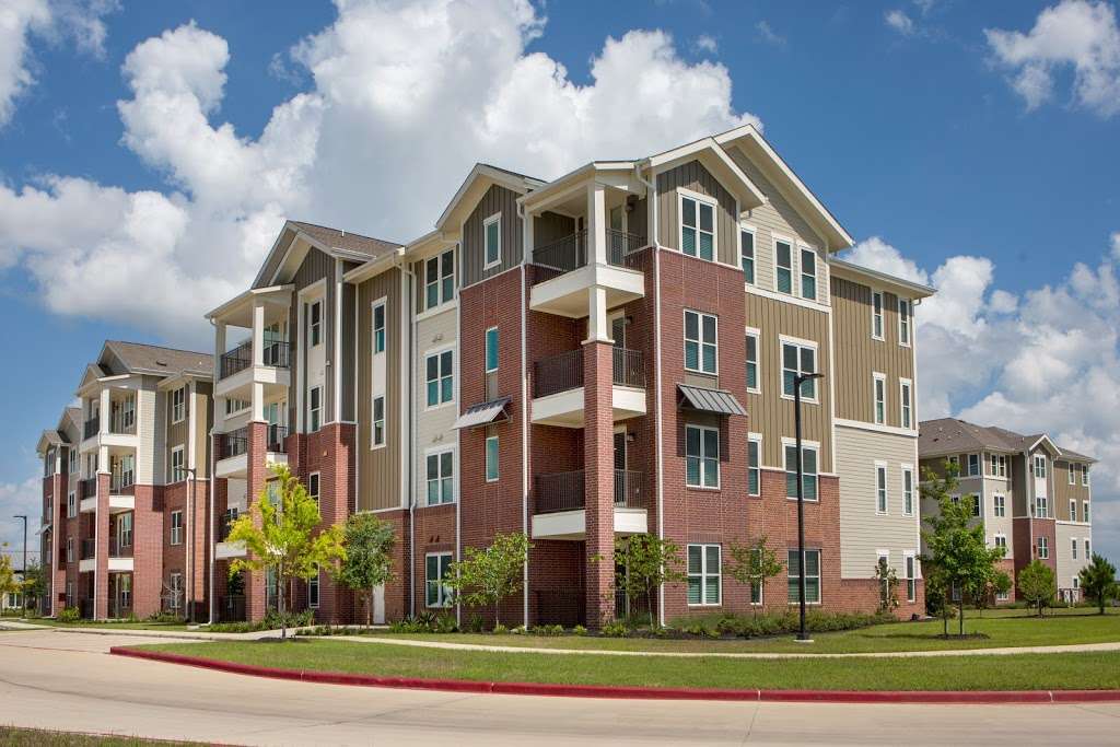 Delaney Parkway Lakes | 21700 Bellaire Blvd, Richmond, TX 77407, USA | Phone: (832) 500-7702