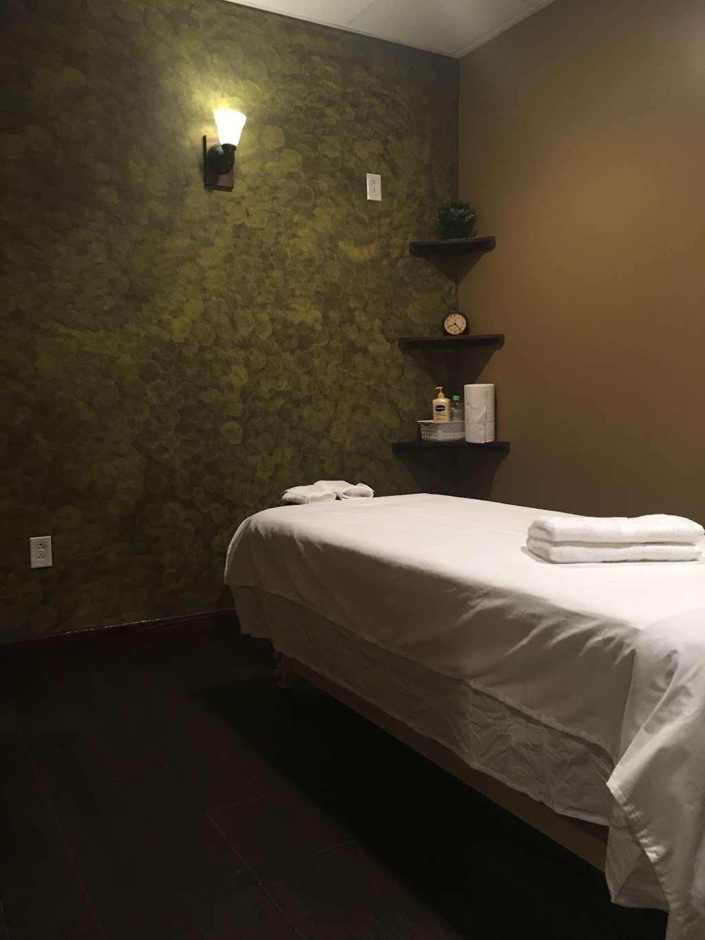 Elite Reflexology & Massage | 9506 N Sam Houston Pkwy E #235, Humble, TX 77396 | Phone: (832) 789-5550