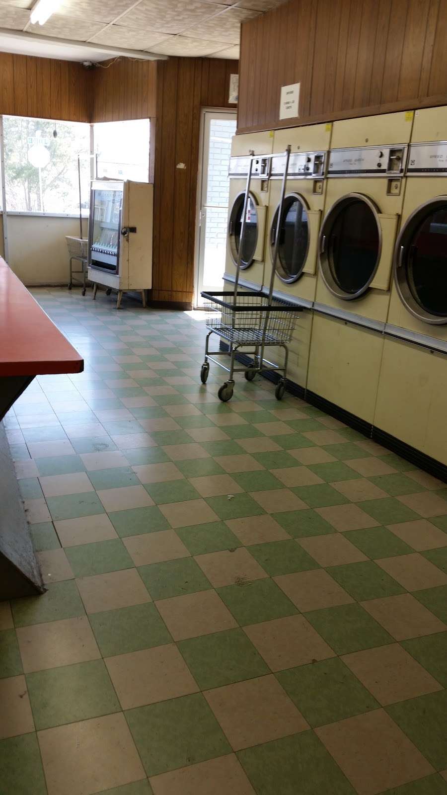 Spry Laundromat | 2456 S Queen St, York, PA 17402, USA | Phone: (717) 741-4887