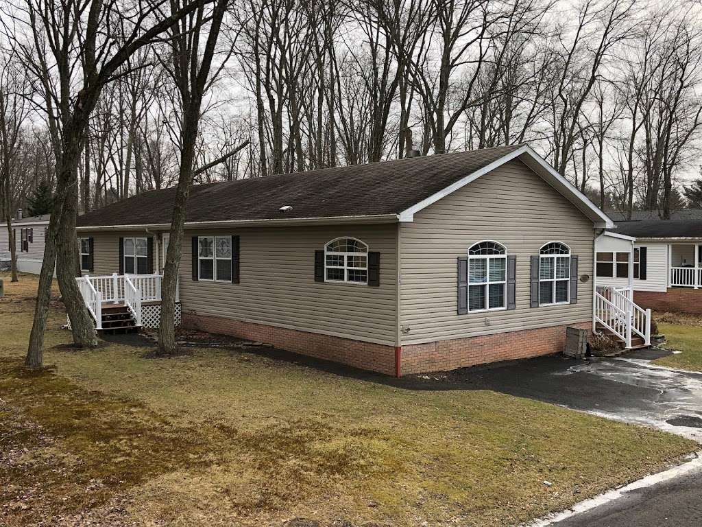 Pennwood Crossing Manufactured Home Community | 1201 Adler Dr, Morrisville, PA 19067, USA | Phone: (215) 295-3732