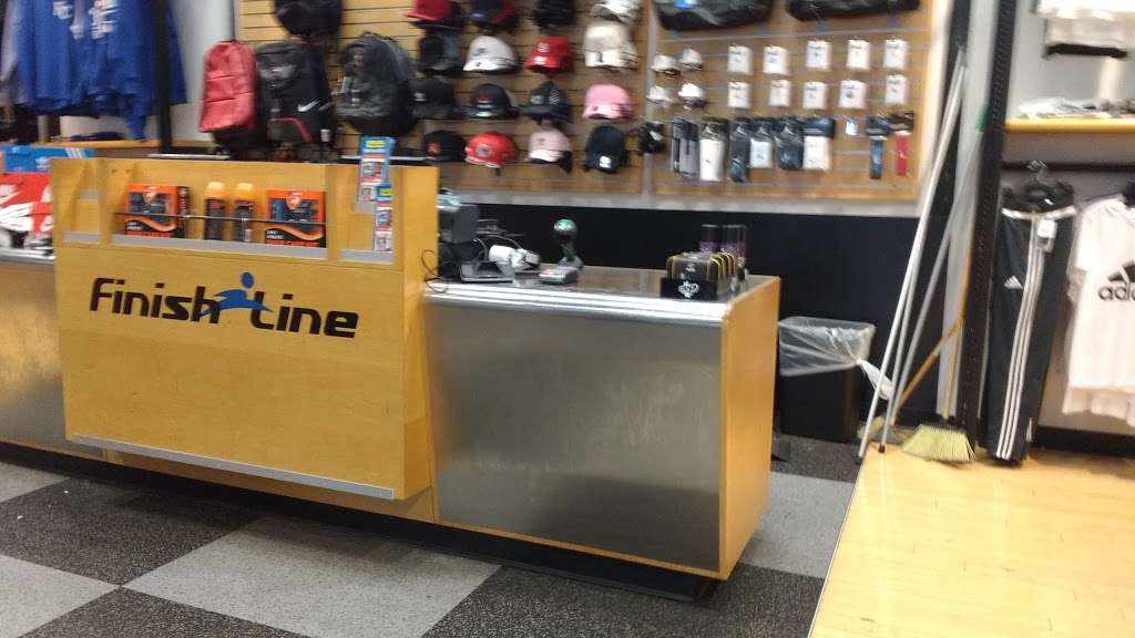 Finish Line | 1837 Village West Pkwy, Kansas City, KS 66111, USA | Phone: (913) 328-1044