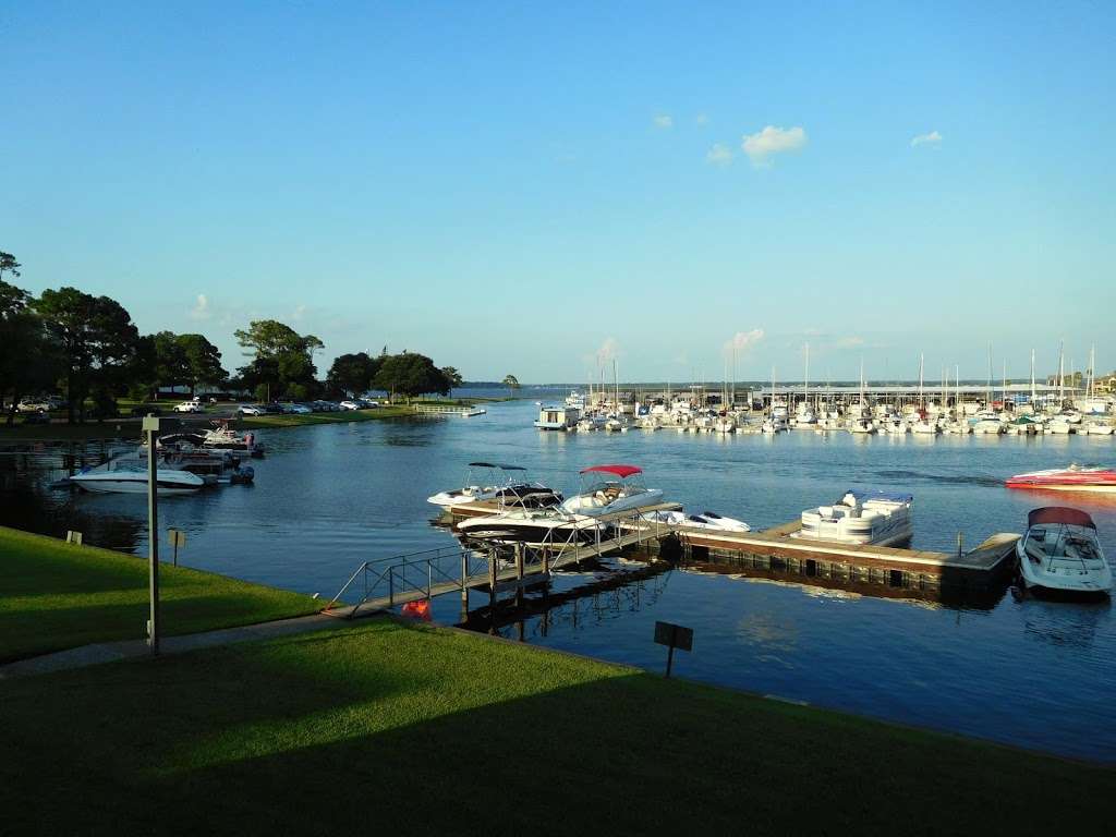 Lake Conroe Rentals | 14001 Walden Rd, Montgomery, TX 77356, USA | Phone: (936) 448-6100