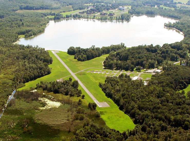 Warwick Municipal Airport | 41 Airport Rd, Warwick, NY 10990, USA | Phone: (845) 987-1320