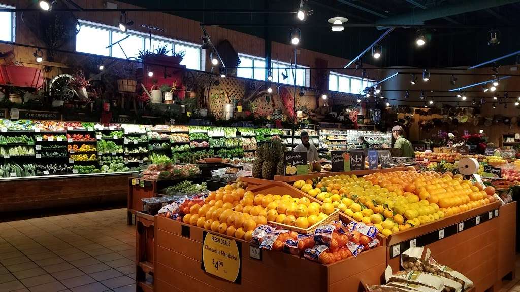 The Fresh Market | 718 Commons Dr, Geneva, IL 60134, USA | Phone: (630) 845-4095