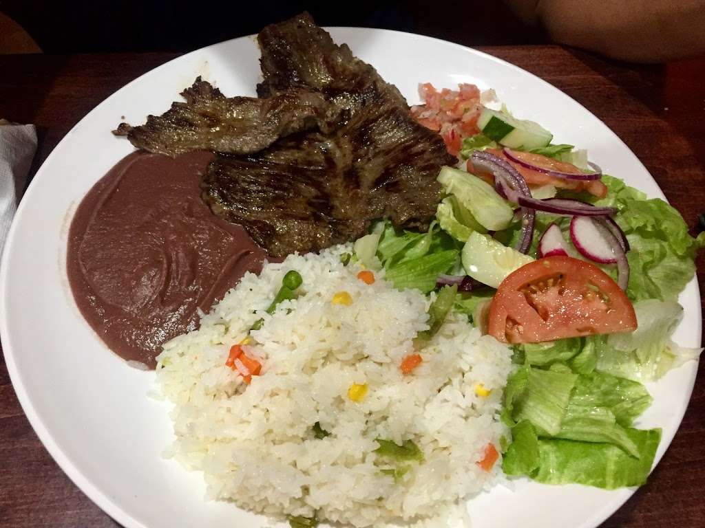 Restaurante Y Panaderia Salvadoreña | 5724 E W.T. Harris Blvd, Charlotte, NC 28215, USA | Phone: (704) 537-1615