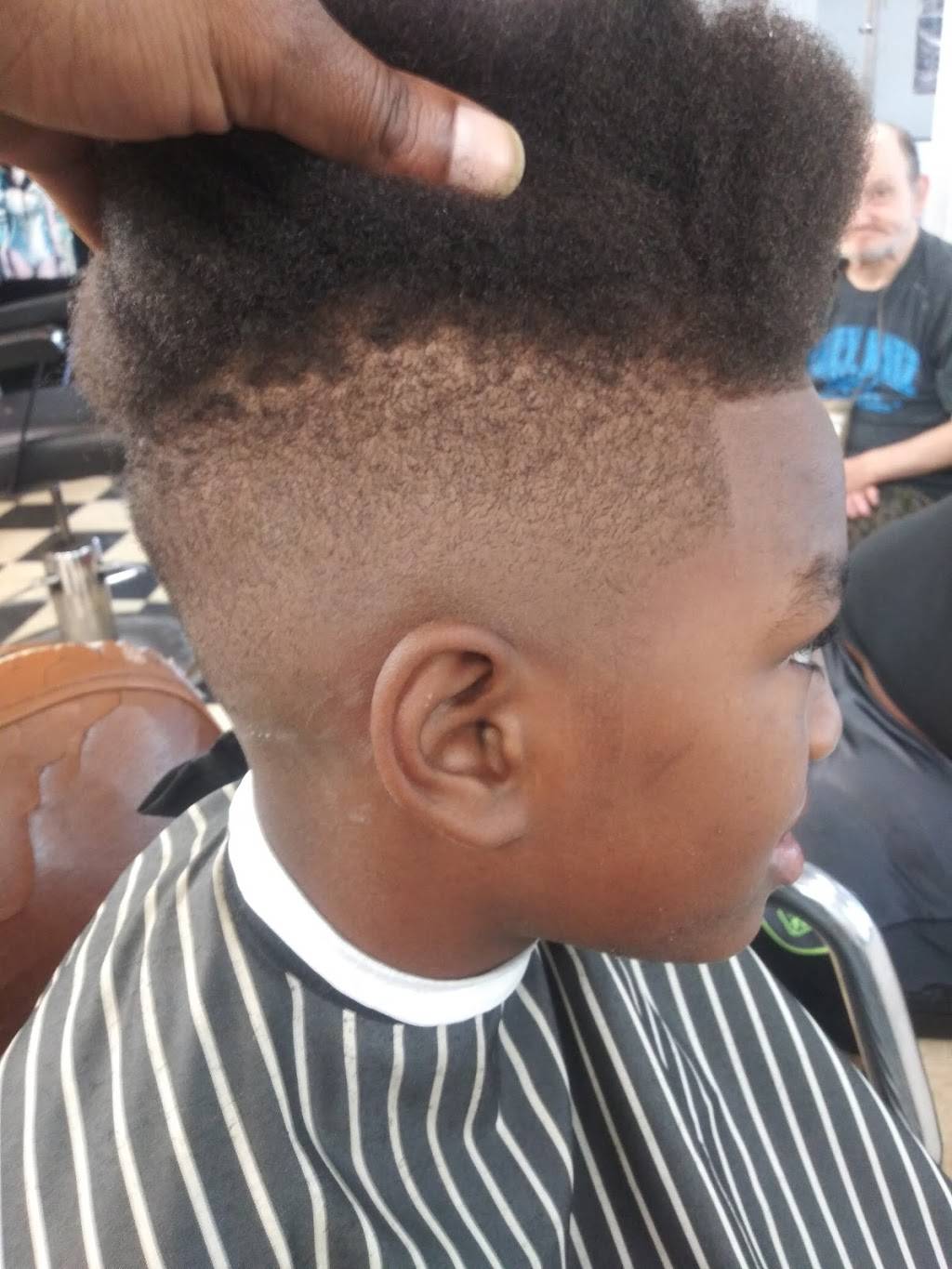 Line Ups Barber Salon! | 3162 E 93rd St, Cleveland, OH 44104, USA | Phone: (216) 278-3465