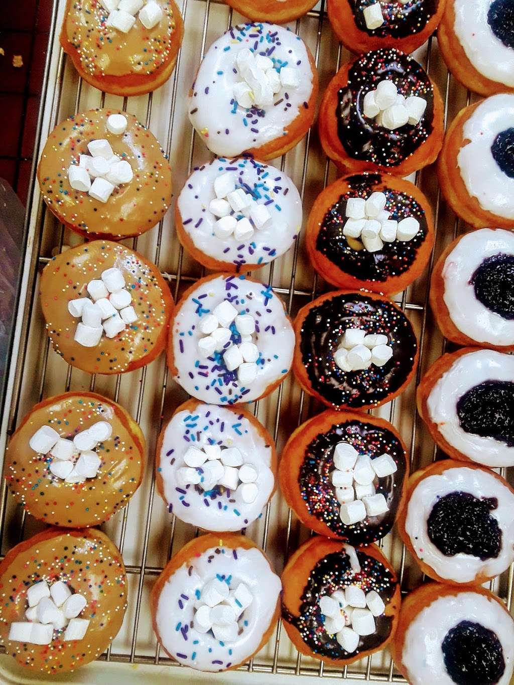 Yum Yum Donuts | 4815 Valley Blvd #1, Los Angeles, CA 90032, USA | Phone: (323) 226-0344