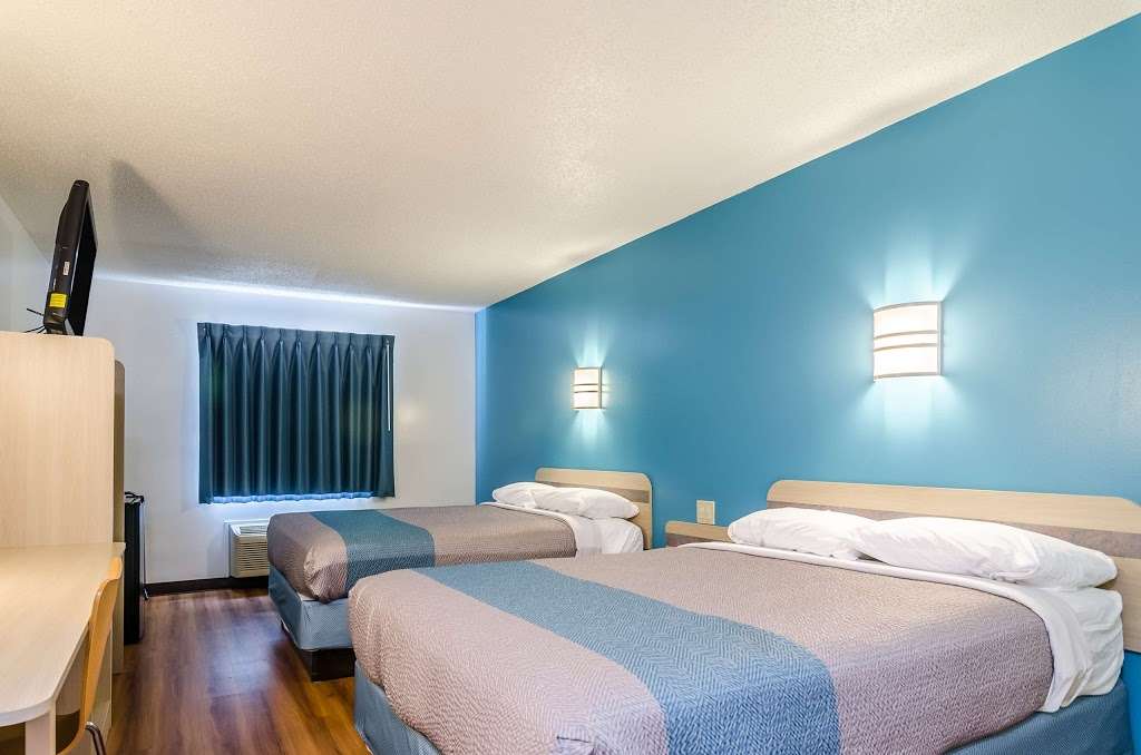 Motel 6 Gordonville | 2959 Lincoln Hwy E, Gordonville, PA 17529, USA | Phone: (717) 687-3880