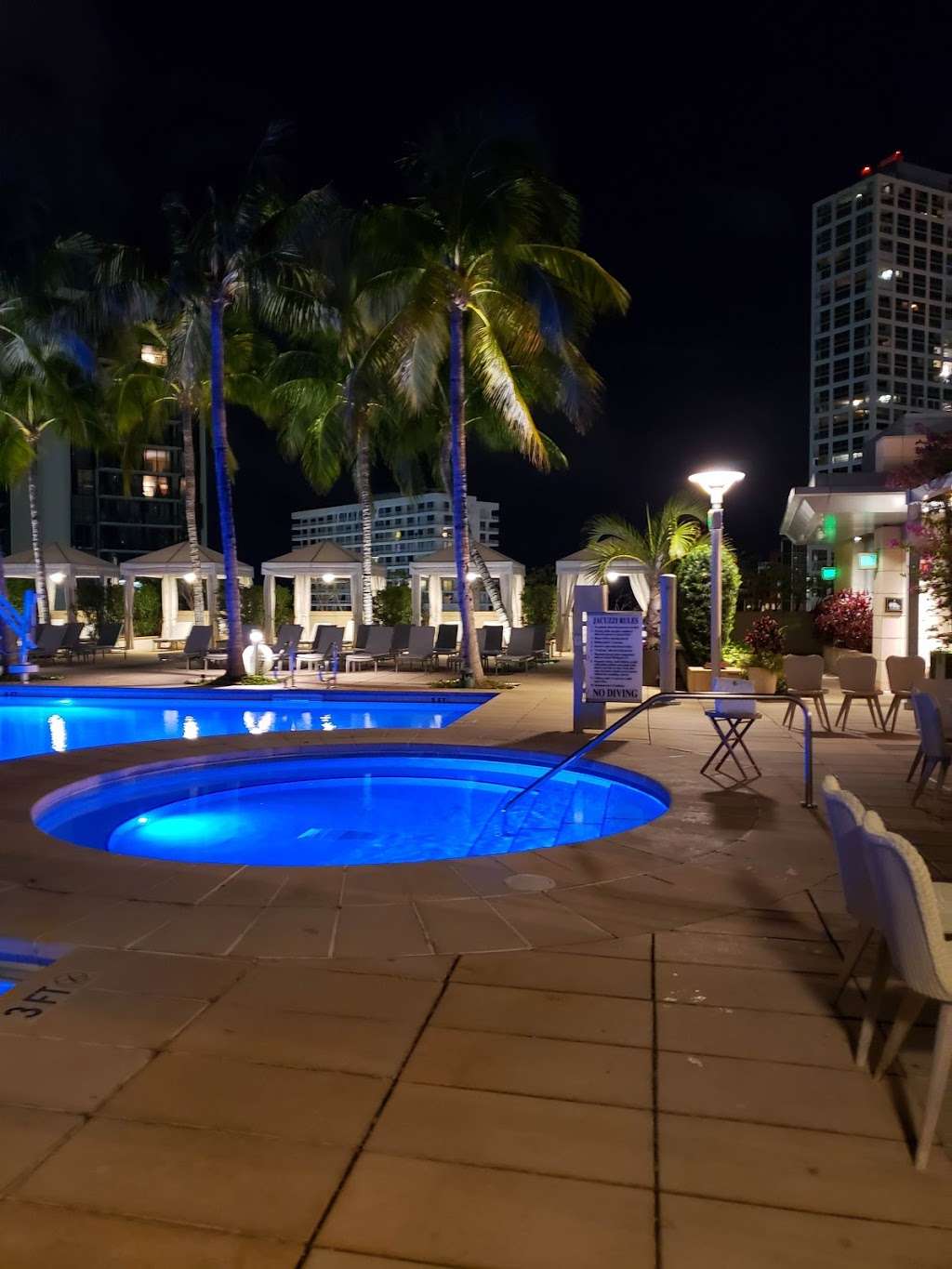 Four Seasons Hotel Miami | 1435 Brickell Ave, Miami, FL 33131, USA | Phone: (305) 358-3535