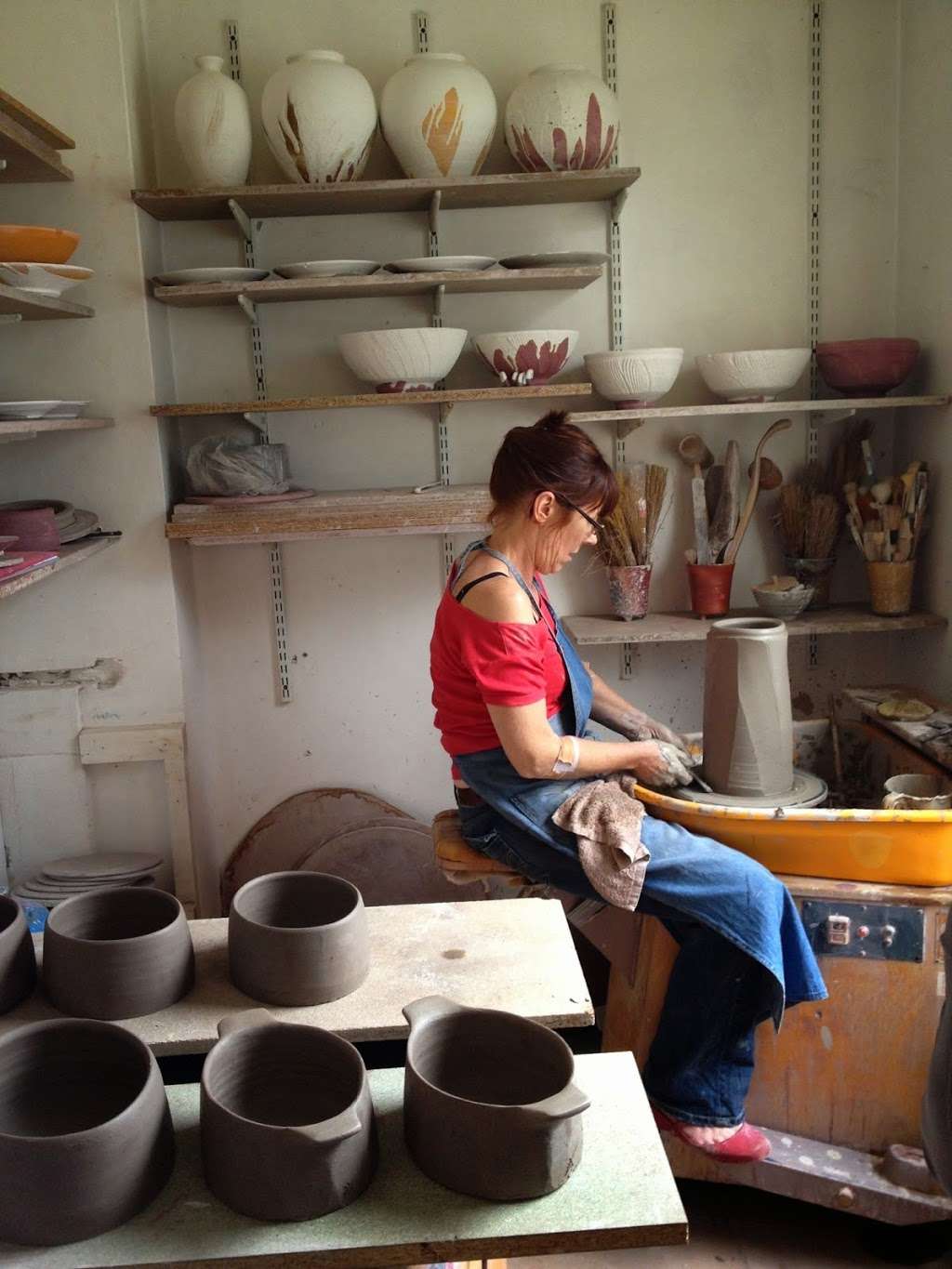 Maze Hill Pottery | The Old Ticket Office, Woodlands Park Rd, London SE10 9XE, UK | Phone: 020 8293 0048