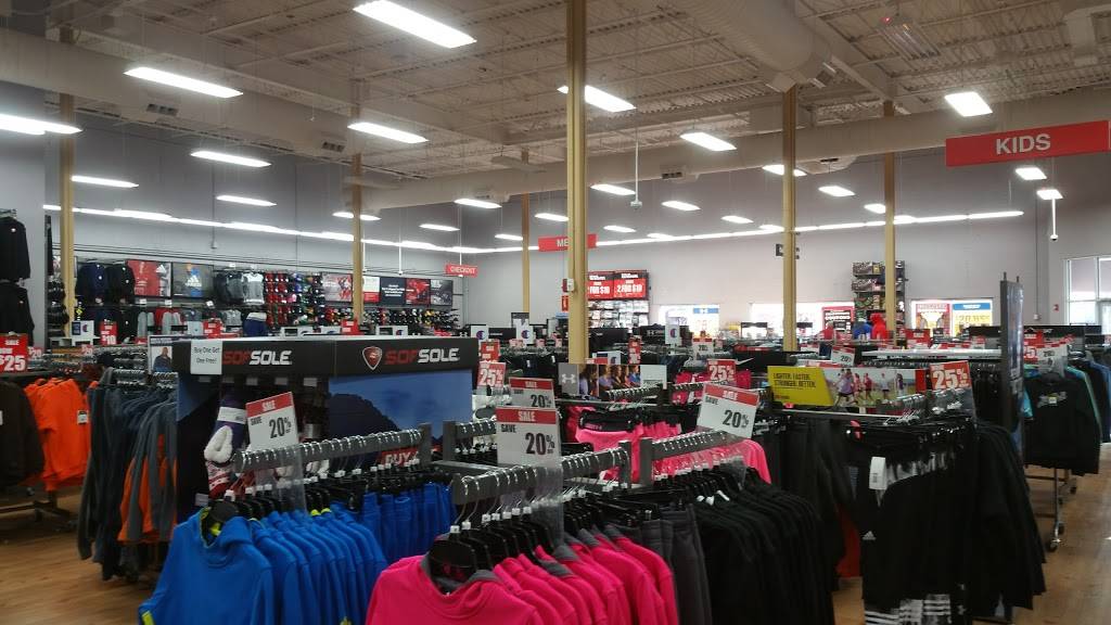 Modells Sporting Goods | 188 Needham St, Newton, MA 02464, USA | Phone: (617) 965-4839