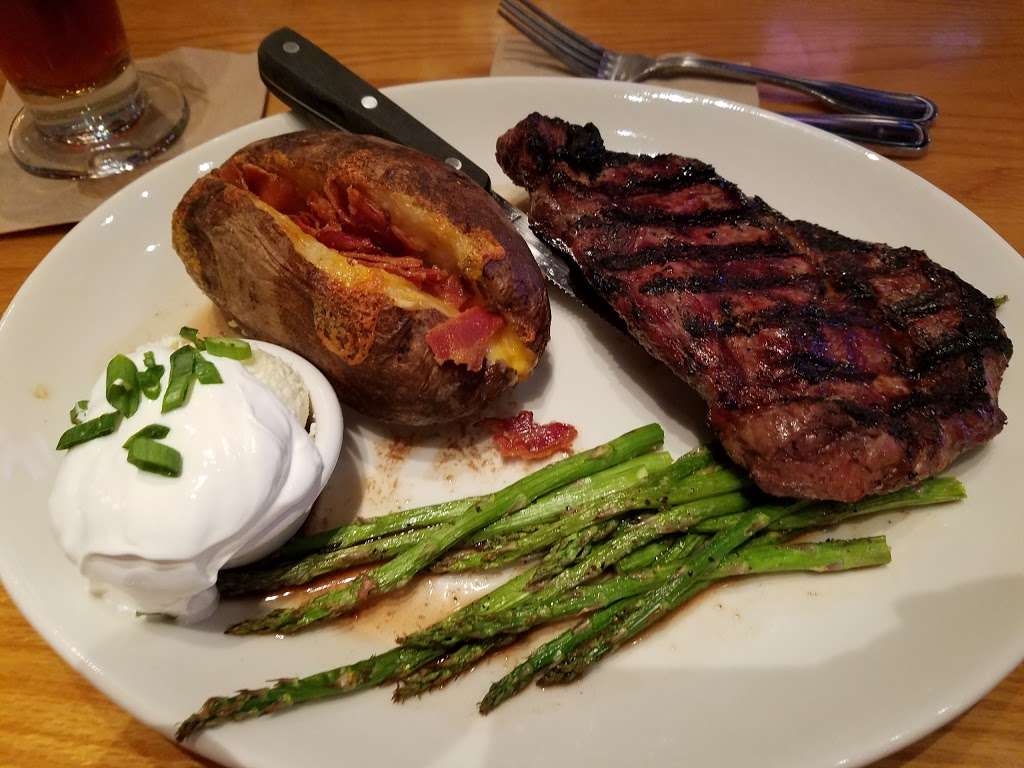 BJs Restaurant & Brewhouse | 1325 Rancho Vista Blvd, Palmdale, CA 93551, USA | Phone: (661) 538-9040