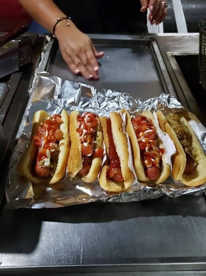 Hot Dogs y Hamburguesas "EL TITI" | Bahía Sta. Inés 1425, Lomas del Mirador, 22520 Tijuana, B.C., Mexico | Phone: 664 609 1303