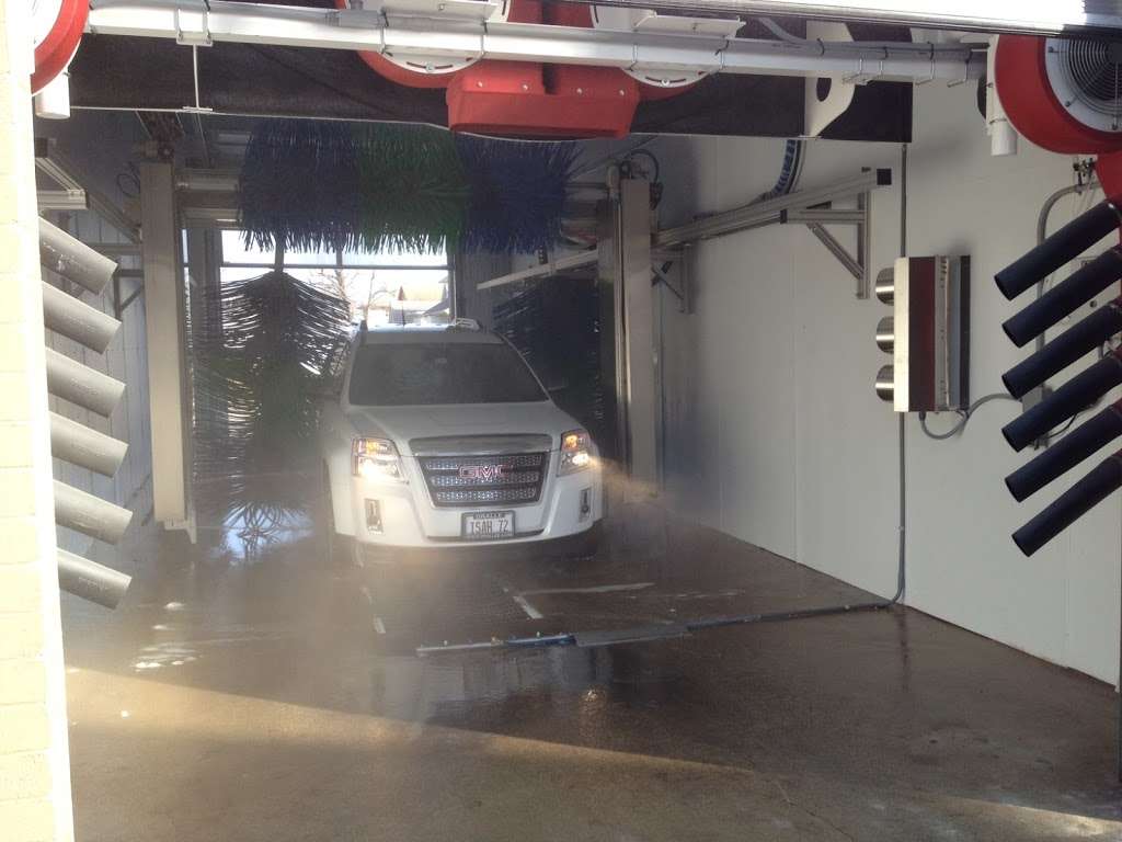 Watseka Express Wash | 432 E Walnut St, Watseka, IL 60970, USA | Phone: (815) 432-6618